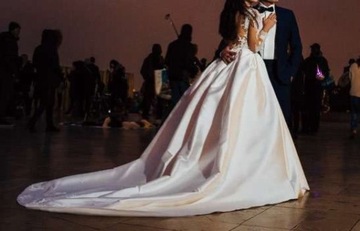 Suknia Ślubna by VIOLA PIEKUT - Piękna Suknia