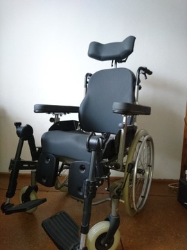 Nieużywany , wózek inwalidzki Vemeiren INOVYS 2 