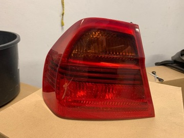 Lampa lewa tylna - BMW E90 uszkodzona