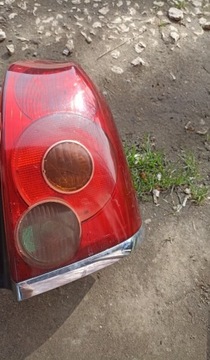 Lampa tylnia prawa toyota awensis t25 