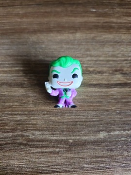 Kinder Joy figurka Joker