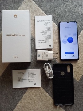 Huawei P Smart 3GB/64GB czarny z etui oraz ładowar