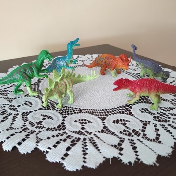 Figurki / Zabawki - dinozaury