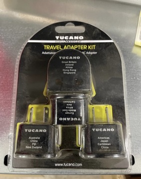 Travel adapter czarny