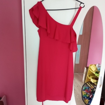 Czerwona elegancka sukienka 