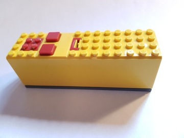 LEGO 2847c03 Pojemnik na Baterie 9V Żółty Box Bat