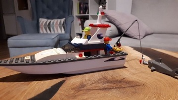 Lego City, łódź motorowa, motorówka, wędkarz, ryba