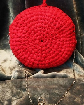 torebka okrągła czerwona 25cm na łańcuszku