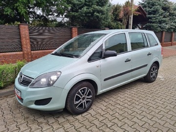 Samochód Opel Zafira