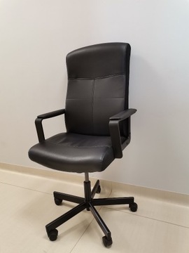 Fotel biurowy - IKEA Millberget czarny/biały