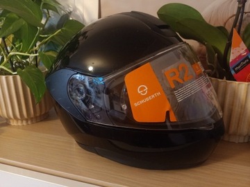 Schuberth Glossy Black R2 XL 