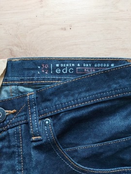Spodnie jeansowe  30 (30/32)