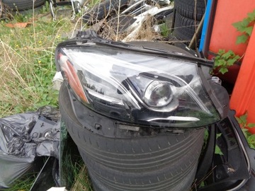 Lampa prawa przód Mercedes-Benz OE A2139060209