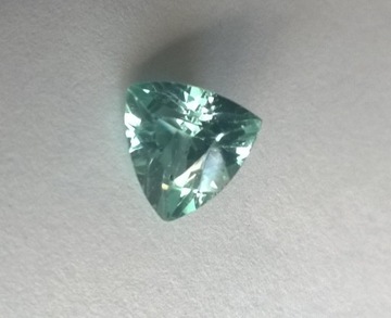 Szafir Zielony 3.4 Ct ,   oczko do pierścionka  