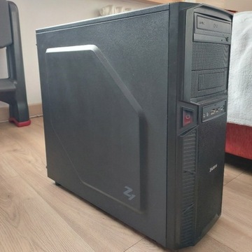 Komputer stacjonarny GTX 750 ti.