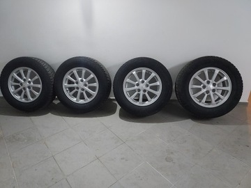 Opony zimowe Barum Polaris 3  4x4 Suv 215/70R16