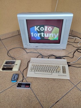 Commodore C64 komplet z grami tapecart gwarancja.