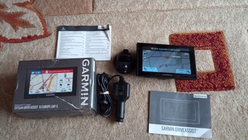 Rejestrator jazdy + gps navi Garmin DriveAssist 51