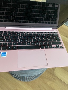 Asus laptop model E203N