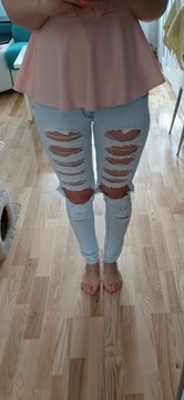 Spodnie jeansowe z dziurami r 28