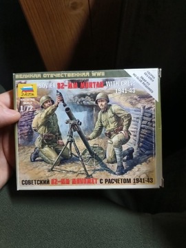 Rosyjski moździerz 82mm 1941-43 1:72 Zvezda