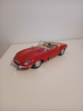 Jaguar E 1961 bburago 1:18