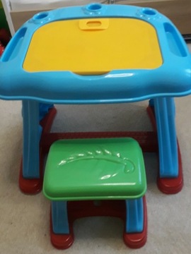 Stolik dziecięcy, biurko z krzesełkiem