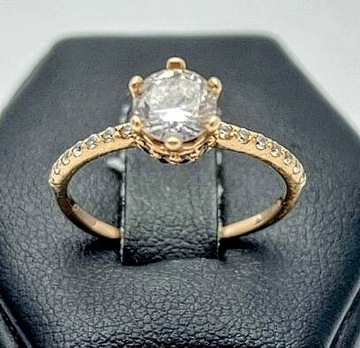 PRZEPIĘKNY 1,85g 585 rozmiar 14 złoty pierścionek cyrkonie 1.85g R14 14K