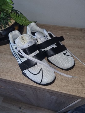 buty treningowe "NIKE" romaleos 4 rozmiar 40