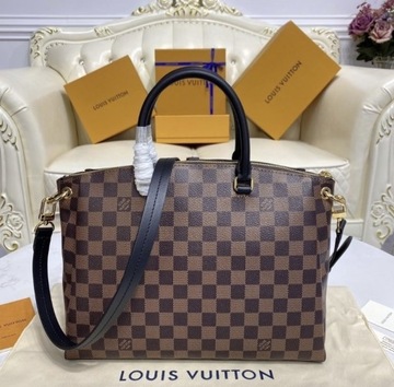 Brązowa torebka firmy Louis Vuitton