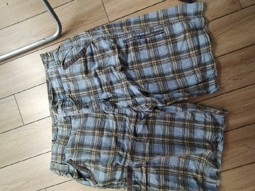 Krótkie spodnie rozmiar L