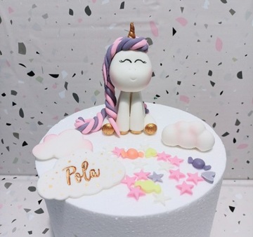 Dekoracja na tort z masy cukrowej Jednorożec Chmurki napis roczek urodziny 