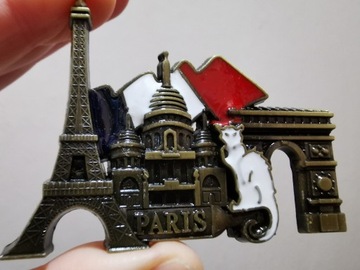 Metalowy magnes na lodówkę 3D Francja Paryż kot