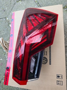 Lampa tylna pr. zewn. TOP LED Skoda Octavia IV