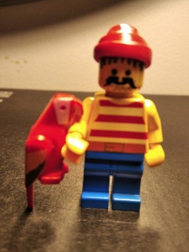 LEGO Minifigurka Pirat Z Papugą