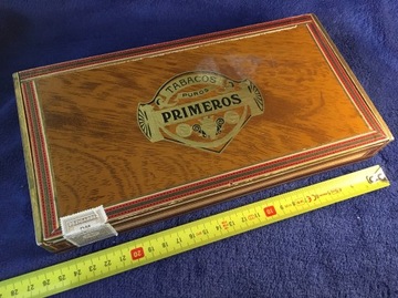 Stare drewniane pudełko po cygarach „Primeros”