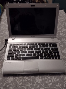 Laptop Sony Vaio VPCYB3V1E 500GB 4GB Ram AMD E-450