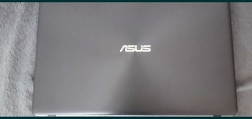 Laptop firmy Asus 