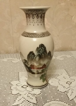 Chiński wazon porcelanowy wysokość 20 cm