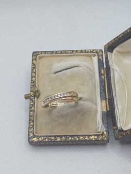 Pierścionek złoty 375 diamenty brylanty wycena