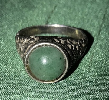 Okazały pierścień srebrny 835 z jadeitem koronka