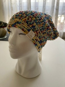 Kolorowa czapka robiona na szydełku handmade