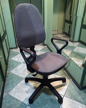Krzesło, fotel biurowy obrotowy do komputera 