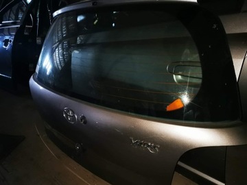 Klapa bagażnika Toyota Yaris 2004 