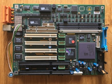 Płyta główna za procesorem AMD 486 HBPC486