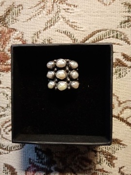 Srebrny 925 pierścień z perłami
