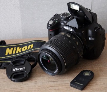 Lustrzanka Nikon D5000 z ob. 18-55 VR, super stan