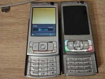 2x Nokia N95 włączają się