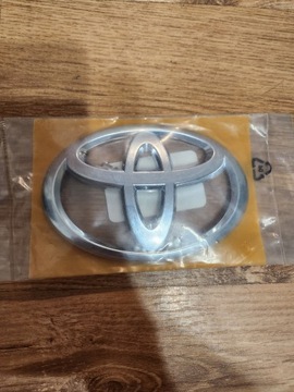 Emblemat Logo Toyota Yaris/Auris 2 OE 75431-0D050