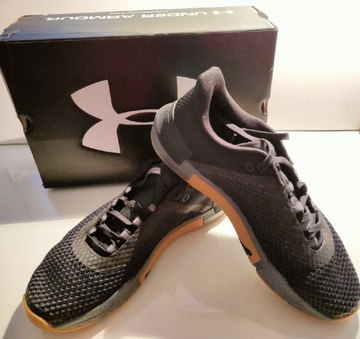 Under Armour  TriBase 46